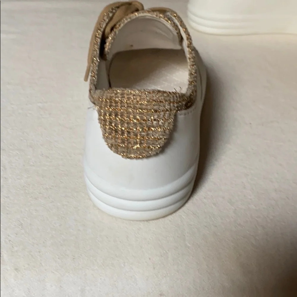 Chanel sneakers - Picture 9 of 16